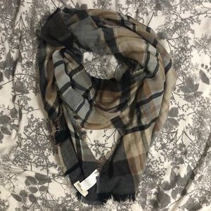 Wilfred Plaid Rectangle Scarf